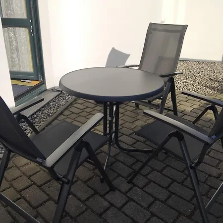 アパート Ahlbeck Haus Ostpreussen Wla5 Strandnah Mit Wlan Und Terrasse ゼーバート・ヘリングスドルフ